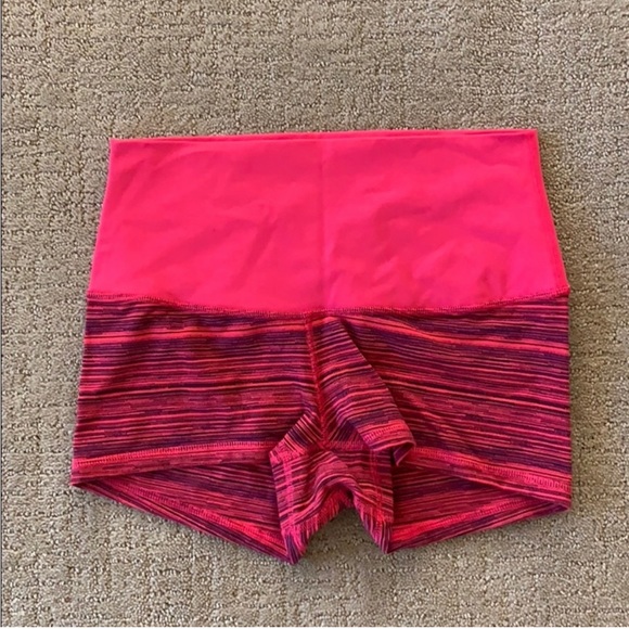 lululemon athletica Pants - Lululemon Bootie Short Cyber Boom Juice Alarming Size 8